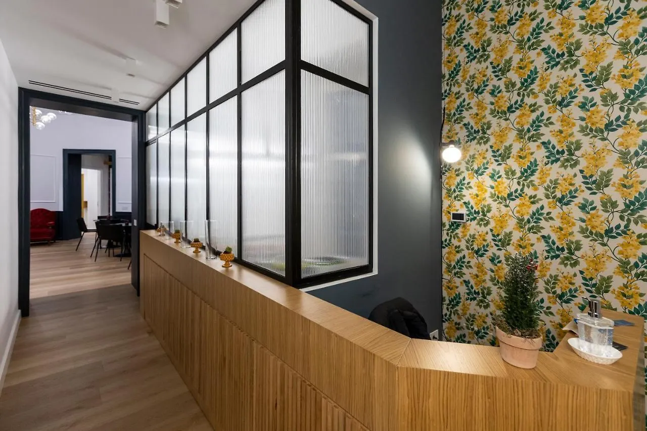 Vespri Luxury Rooms & Suites パレルモ ゲストハウス